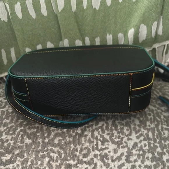 Kurt Geiger Black Leather Crossbody Bag with Adjustable Strap - Picture 7 of 7